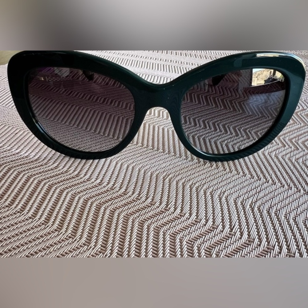 Authentic CHANEL butterfly signature Sunglasses 5346. Dark Green/black Lenses